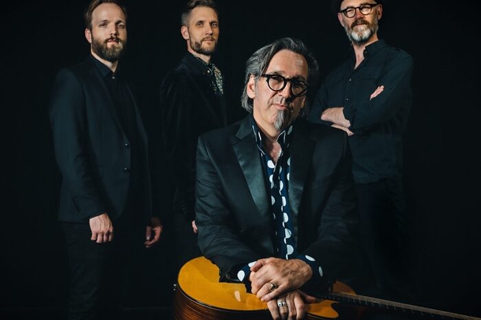 Stephen Fearing & The Sentimentals (CAN & DNK)